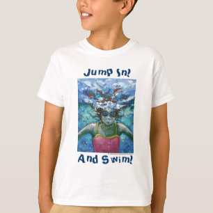 Spring ins Wasser und schwimme unter Wasser T-Shirt