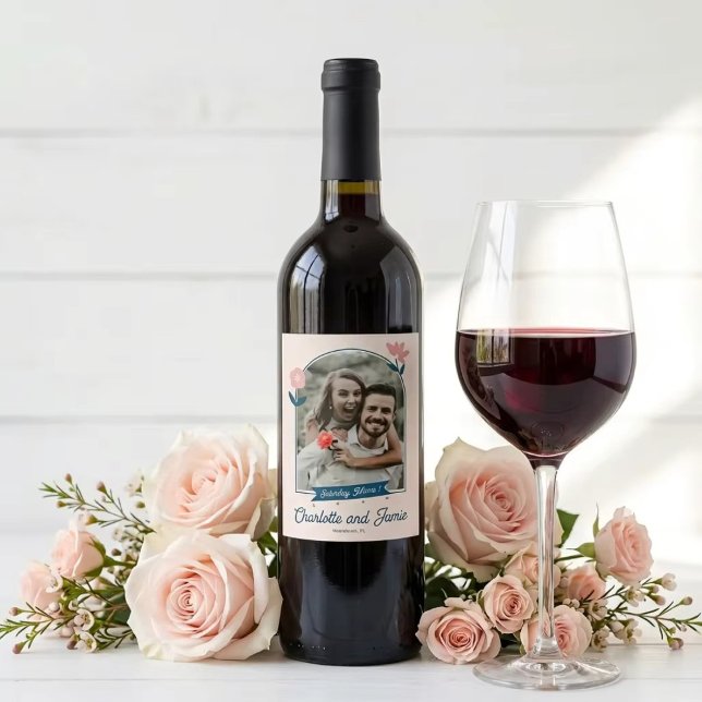 Spring Pastel Petals Save the Date Weinetikett (Von Creator hochgeladen)