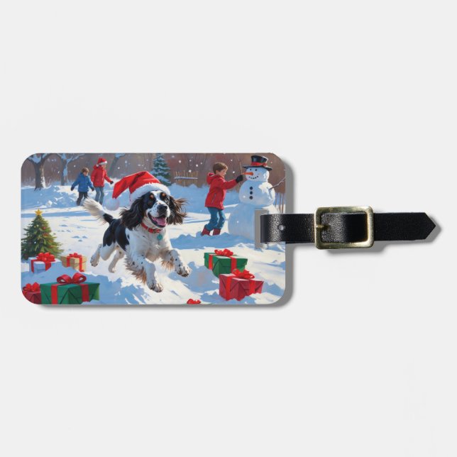 Springer Spaniel Running Snow mit Weihnachtshut Gepäckanhänger (Vorderseite horizontal)