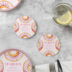 Sprinkler mit Liebe-Rosa-Donut-Babydusche Runder Pappuntersetzer