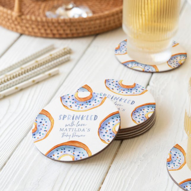 Sprinkler mit Liebe-Rosa-Donut-Babydusche Runder Pappuntersetzer (Von Creator hochgeladen)