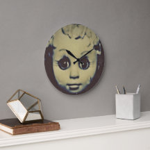 Spuk Puppengabe Großuhr