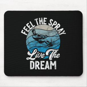 Spüren Sie den Spray, der den Traumwasserski erleb Mousepad