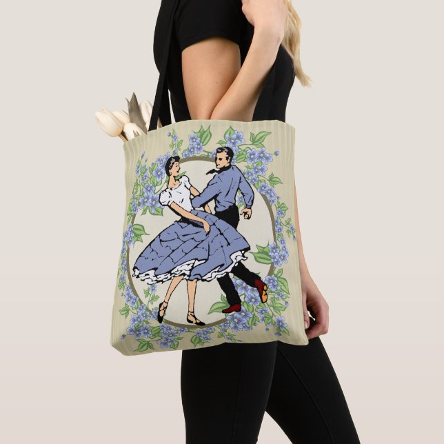 Square Dancing Couple in Blau mit Blume (Von Nahem)