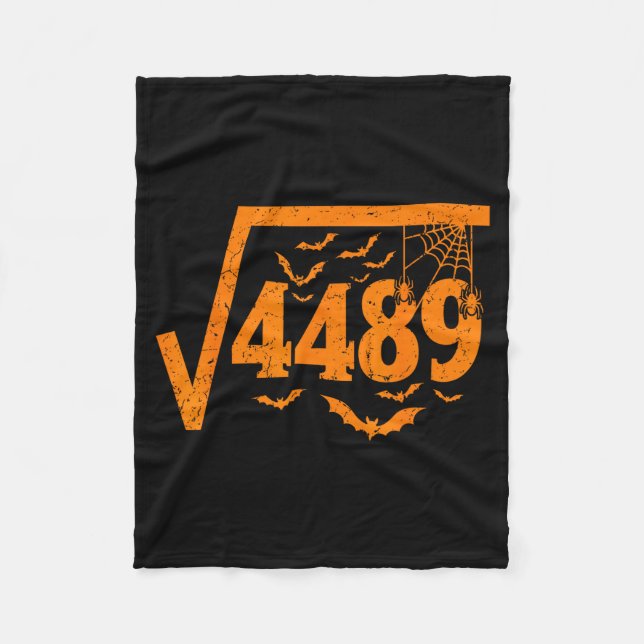 Square Root 4489 Funny Halloween Meme 67 Math Teac Fleecedecke (Vorderseite)