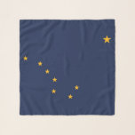 Square Scarf mit der Fahne des Alaska-Staat, USA Schal<br><div class="desc">Fügen Sie Ihrer Modekollektion eine lebendige Touch von Alaskan mit unserem exklusiven quadratischen Schal mit Alaska-Fahne hinzu! Dieser Schal ist mit viel Liebe zum Detail gestaltet und ist mehr als nur ein Accessoire; er ist eine Feier des Alaskan-Erbes und des kulturellen Stolzes. Das mutige Design zeigt stolz das ikonische Big...</div>