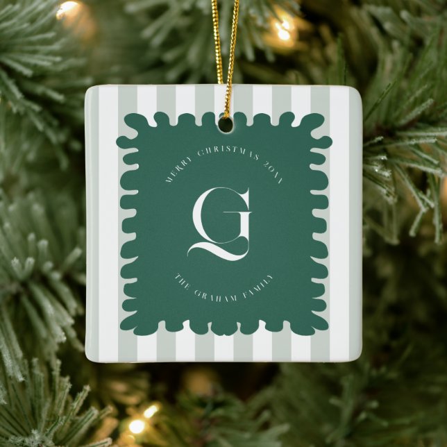 Squiggle Frame & Stripes Monogram Christmas Photo Keramikornament (Baum)