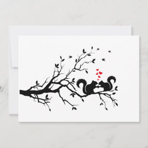 Squrrels mit roten Herzen auf Baumzweig