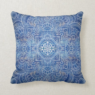 Sri Yantra / Sri Chakra Blue Watercolor Kissen
