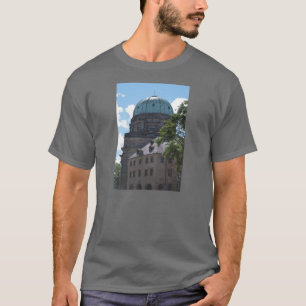 St. Elisabeth-Kirche in Nürnberg, Deutschland T-Shirt