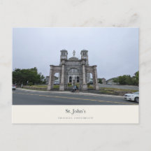 St. John’s Basilika und steinerne Eingangspforte