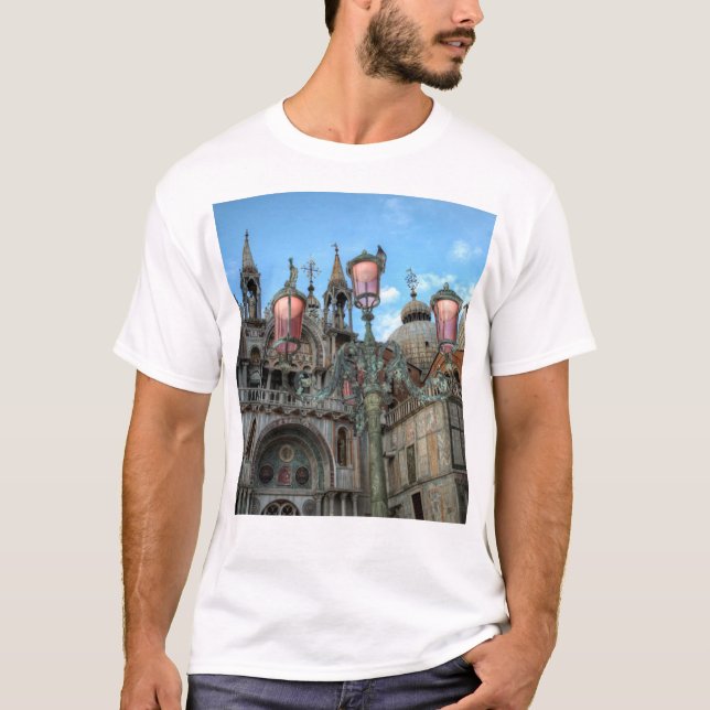 St. Marks and Lamp, Venedig, Italien T-Shirt (Vorderseite)