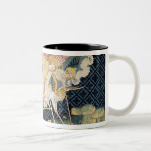 St Michael und seine Engel, die den Drachen Zweifarbige Tasse