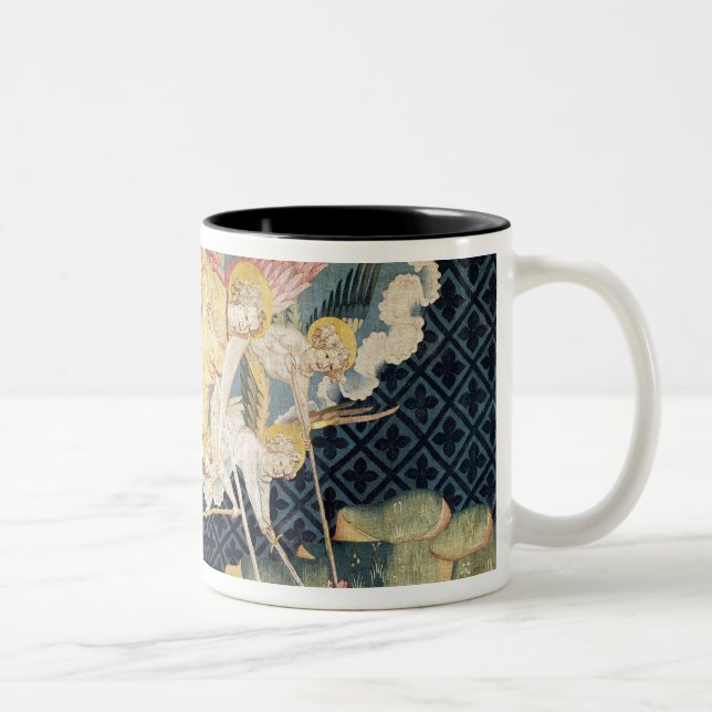St Michael und seine Engel, die den Drachen Zweifarbige Tasse (Rechts)