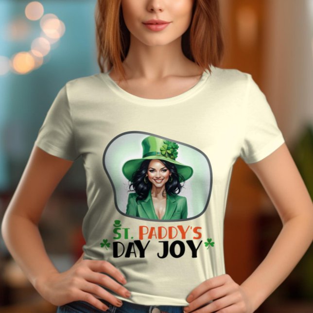St. Paddy's Day joy - Die grüne Attraktion T-Shirt (Von Creator hochgeladen)