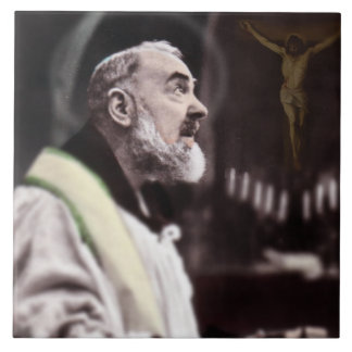 ST. PADRE PIO MASSE FEIERND FLIESE