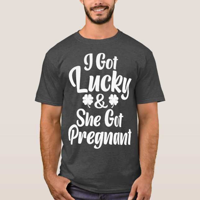 St Patrick Day Lucky Couple Pregnancy Green T-Shirt (Vorderseite)