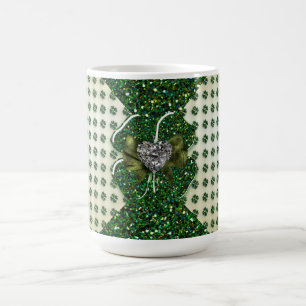 St Patrick funkelnd Kleeblatt mit Herzen Tasse