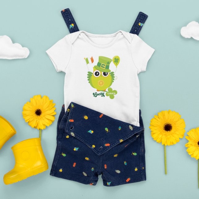 St Patrick Owl Leprechaun Hat irische Flagge Grüne Baby T-shirt (Von Creator hochgeladen)