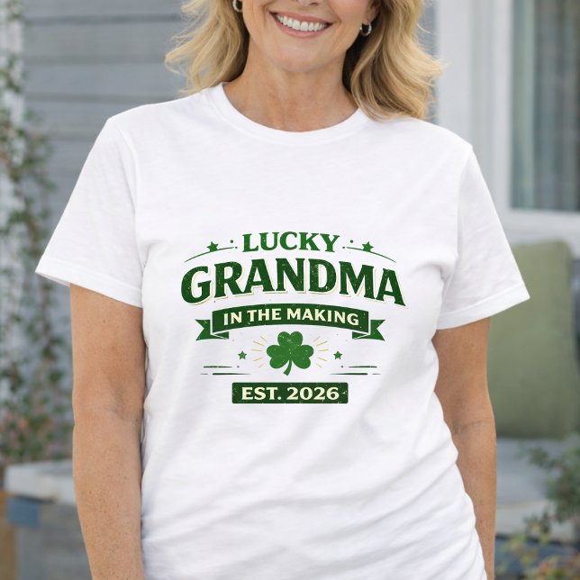 St. Patrick’s Day Baby Announcement Gift T-Shirt (St. Patrick’s Day Baby Announcement Gift T-Shirt )