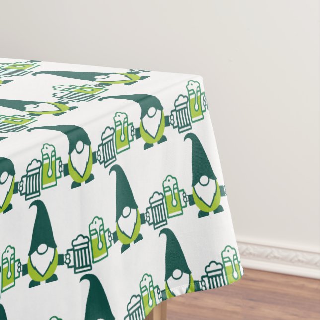 St. Patrick’s Day Gnome with Beer Mug Tischdecke (Beispiel)