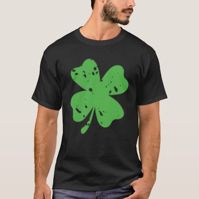 St Patrick s Day Lucky Green C Left Chest Shamrock T-Shirt (Vorderseite)