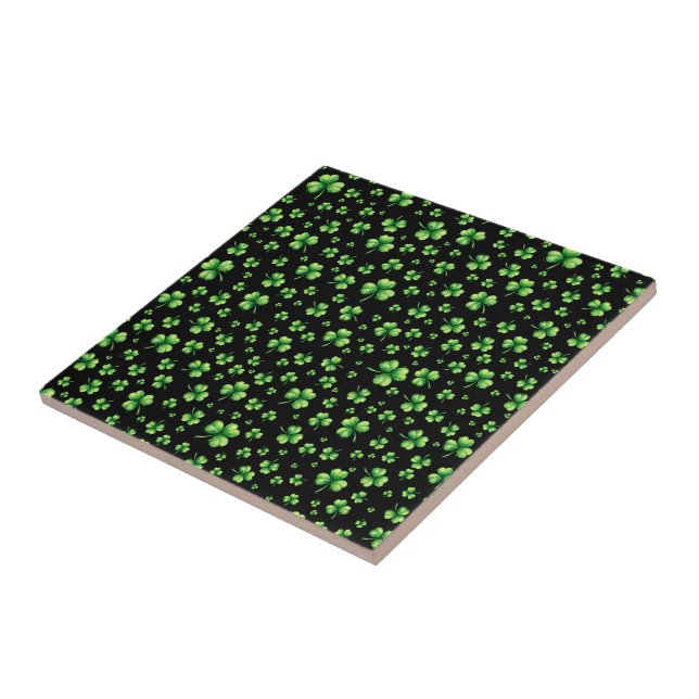 St. Patrick’s Day Wasserfarbe Shamrock auf Schwarz Fliese (Seite)