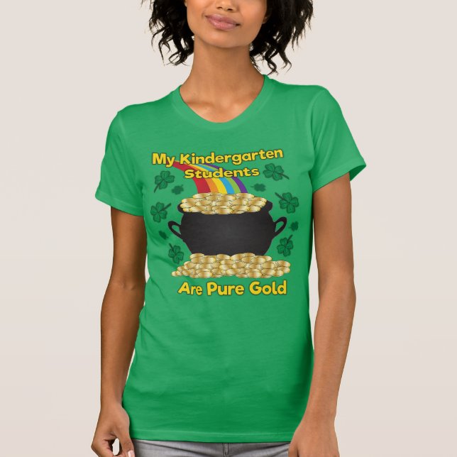 St Patrick Tageskindergärtnerin T-Shirt (Vorderseite)