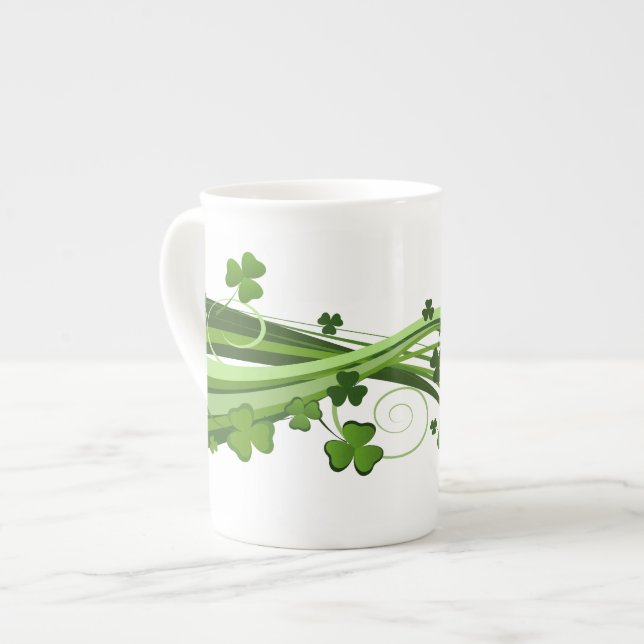 St. Patrick's Clover Bone China Tasse (Vorderseite Links)