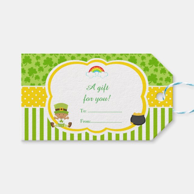 St Patrick's Day African American Boy Baby Shower Geschenkanhänger (Vorderseite (Horizontal))