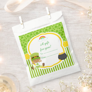 St Patrick's Day African American Boy Baby Shower Geschenktütchen