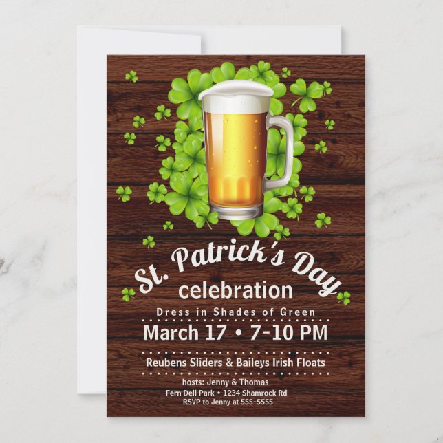 St. Patrick's Day Beer & Kleeblatts on Wood Einladung (Vorderseite)
