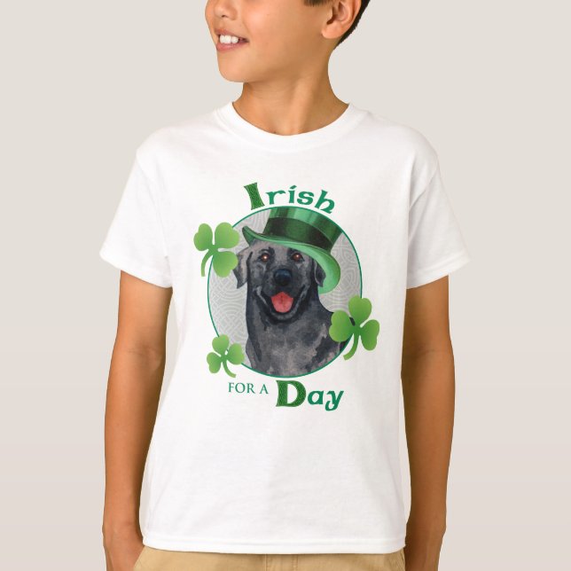 St. Patrick's Day Black Lab T-Shirt (Vorderseite)