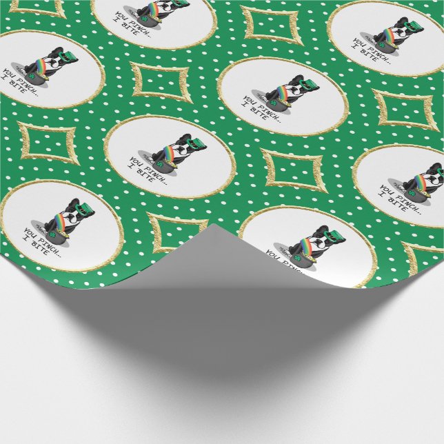 St Patrick's Day Boston Terrier Dog (schwarz) Funn Geschenkpapier (Ecke)