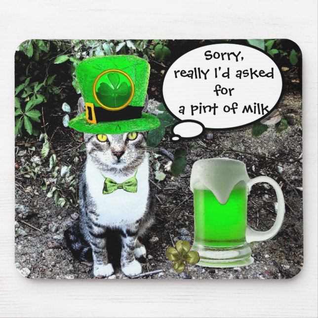 ST PATRICK'S DAY CAT WITH GREEN IRISH BEER MOUSEPAD (Vorne)