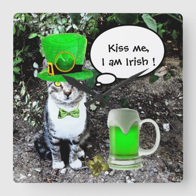 ST PATRICK'S DAY CAT WITH GREEN IRISH BEER QUADRATISCHE WANDUHR (Vorderseite)