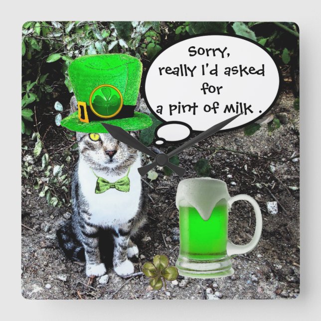 ST PATRICK'S DAY CAT WITH GREEN IRISH BEER QUADRATISCHE WANDUHR (Vorderseite)