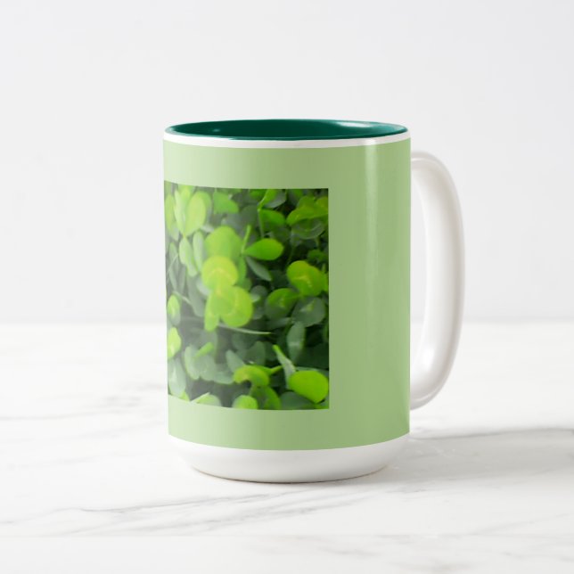 St. Patrick's Day Clover Zweifarbige Tasse (VorderseiteRechts)