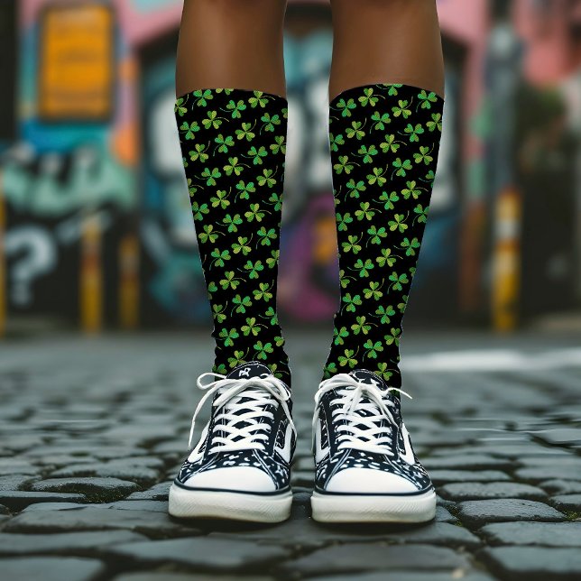 St Patricks Day Cooles Kleeblatt Muster Green Blac Socken (Von Creator hochgeladen)
