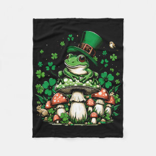 St Patricks Day Cottagecore-Frosch-Ästhetik unter  Fleecedecke