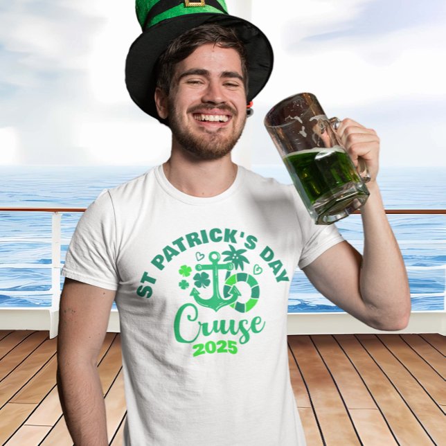 St. Patricks Day Cruise Green Custom Year T-Shirt (Von Creator hochgeladen)