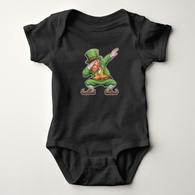 St Patricks Day Dab Dabbing Leprechaun Green Baby Strampler (Vorderseite)