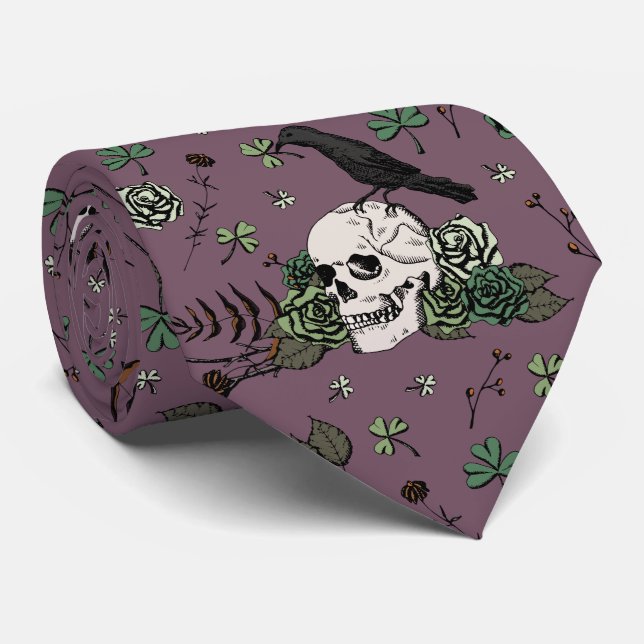St Patrick's Day Dark Plum & Green Skulls & Rose Krawatte (Gerollt)