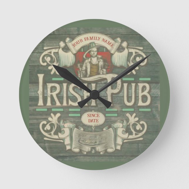 St Patrick's Day Funny Personalisiert Irish Pub Runde Wanduhr (Vorderseite)