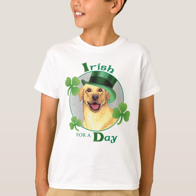 St. Patrick's Day Gelbe Labrador T-Shirt (Vorderseite)