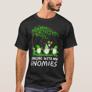 St Patricks Day Gnome mit meinen Gnomen Sham T-Shirt