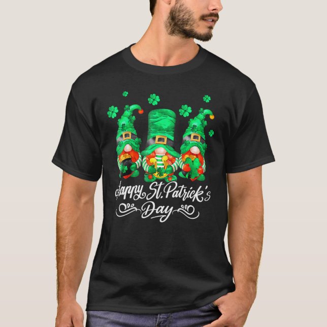 St Patricks Day Gnomes Holding Kleeblatt Horseshoe T-Shirt (Vorderseite)