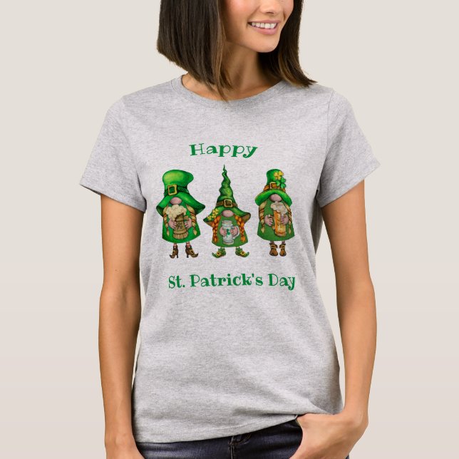 St. Patrick's Day Green Girl Gnomes T-Shirt (Vorderseite)