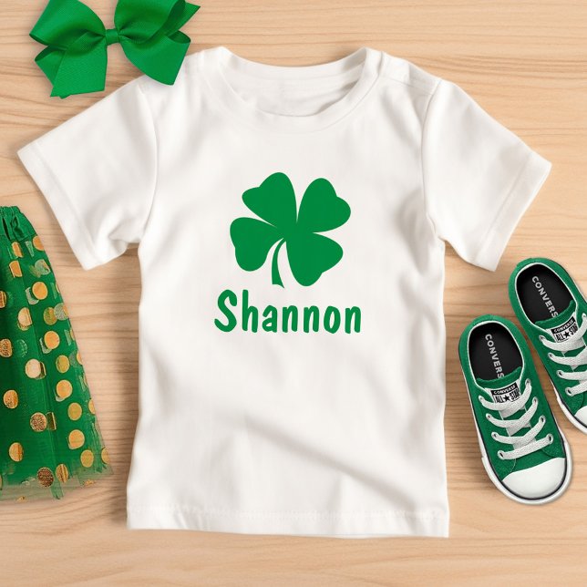 St. Patrick's Day Green Kleeblatt Personalisierter Baby T-shirt (Von Creator hochgeladen)