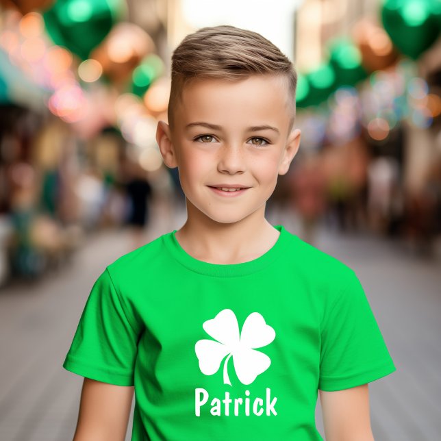 St Patricks Day Green Kleeblatt Personalisierter N T-Shirt (Von Creator hochgeladen)